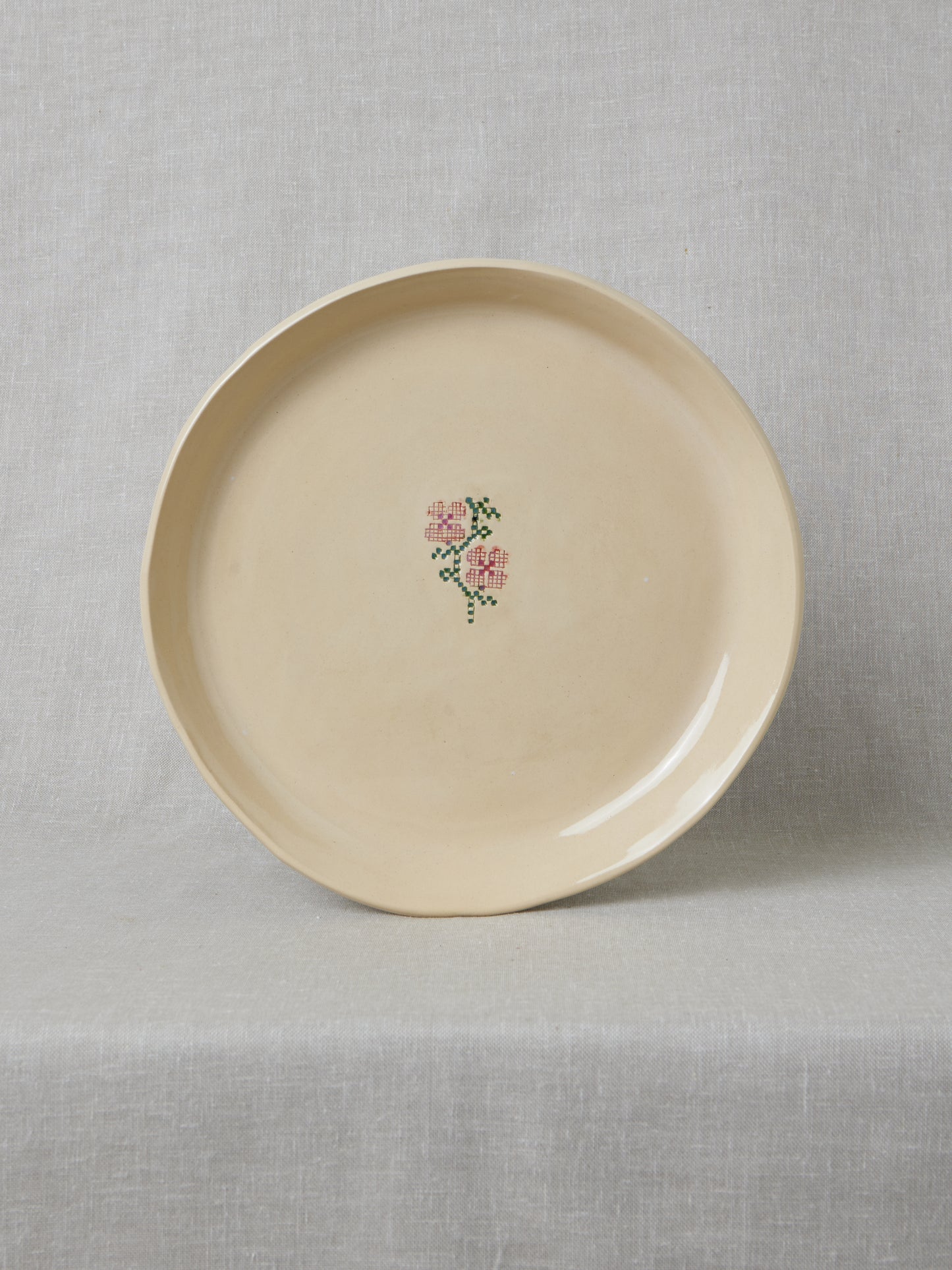 Flora Tatreez Plate, 24 CM